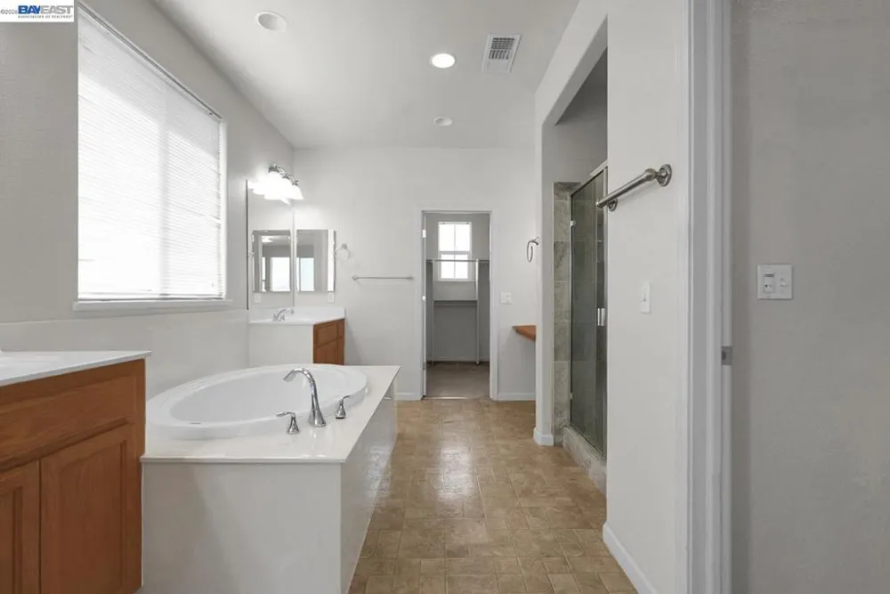 253 Lilac Ln Livingston, CA 95334