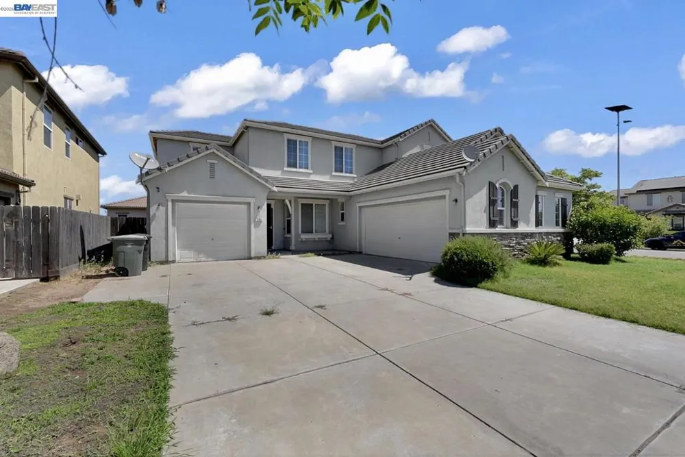 253 Lilac Ln Livingston, CA 95334