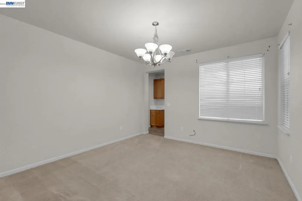 253 Lilac Ln Livingston, CA 95334