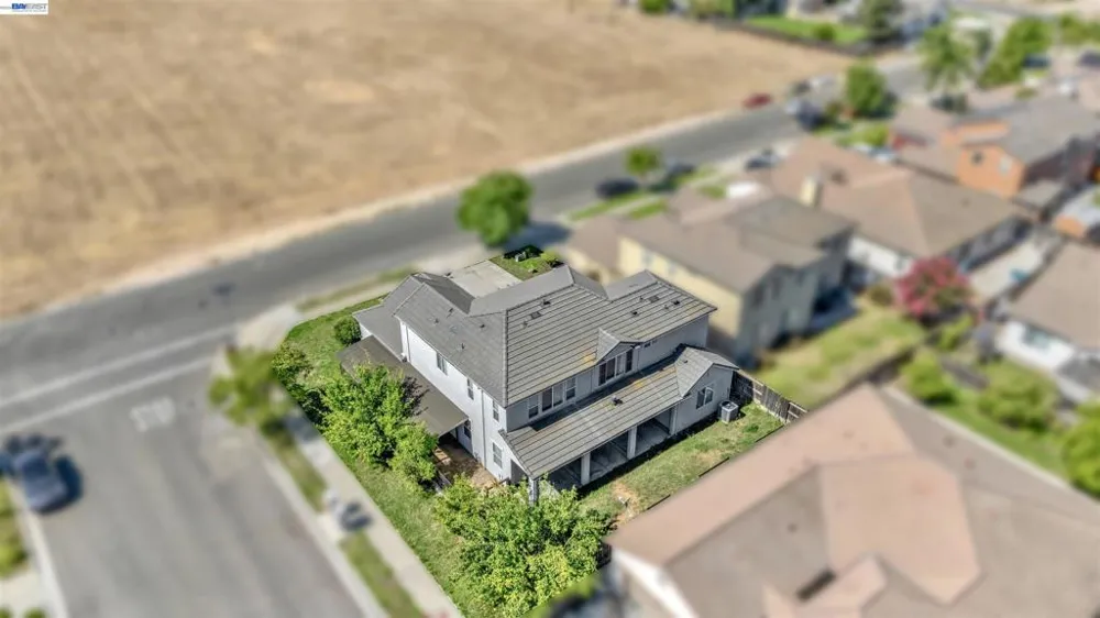 253 Lilac Ln Livingston, CA 95334