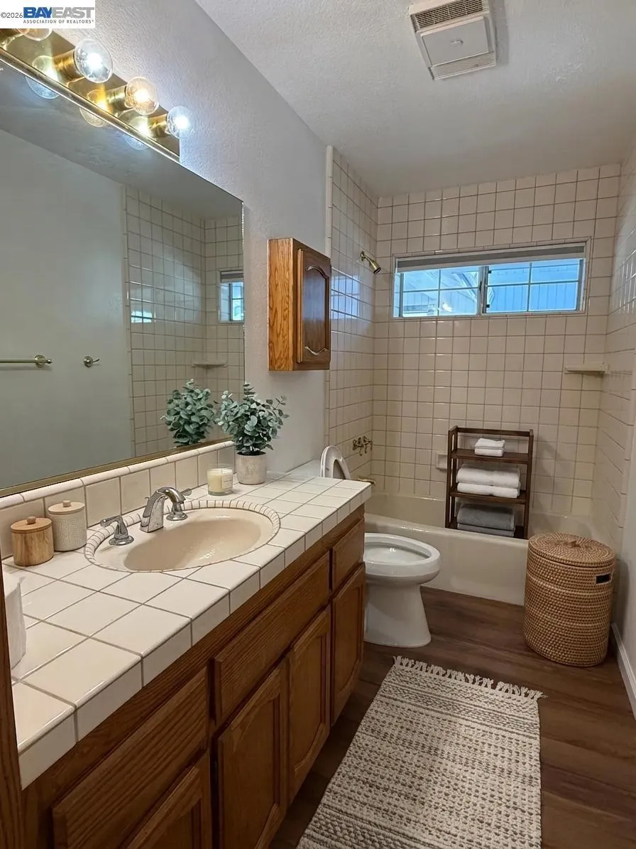 11933 Tammy Way Grass Valley, CA 95949