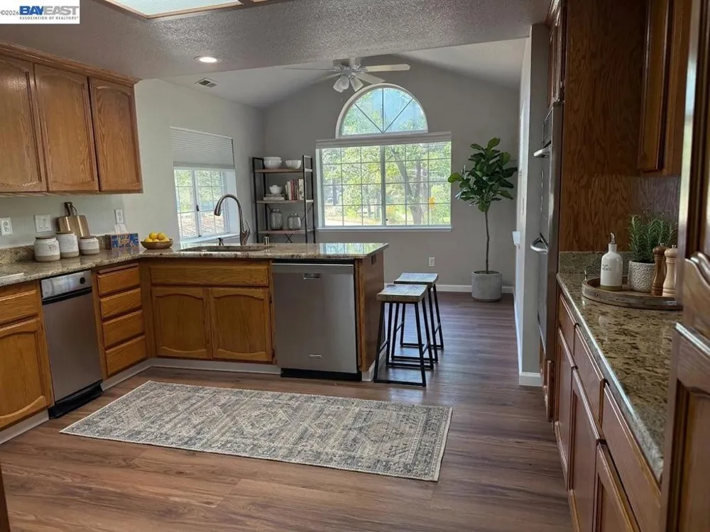 11933 Tammy Way Grass Valley, CA 95949