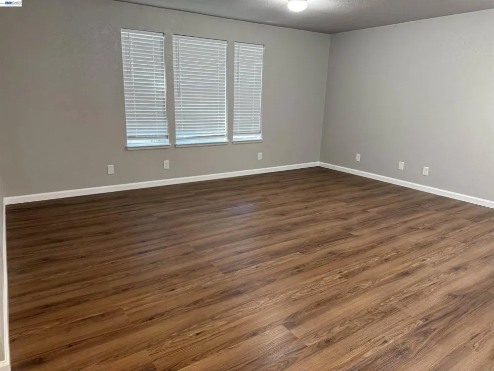 11933 Tammy Way Grass Valley, CA 95949
