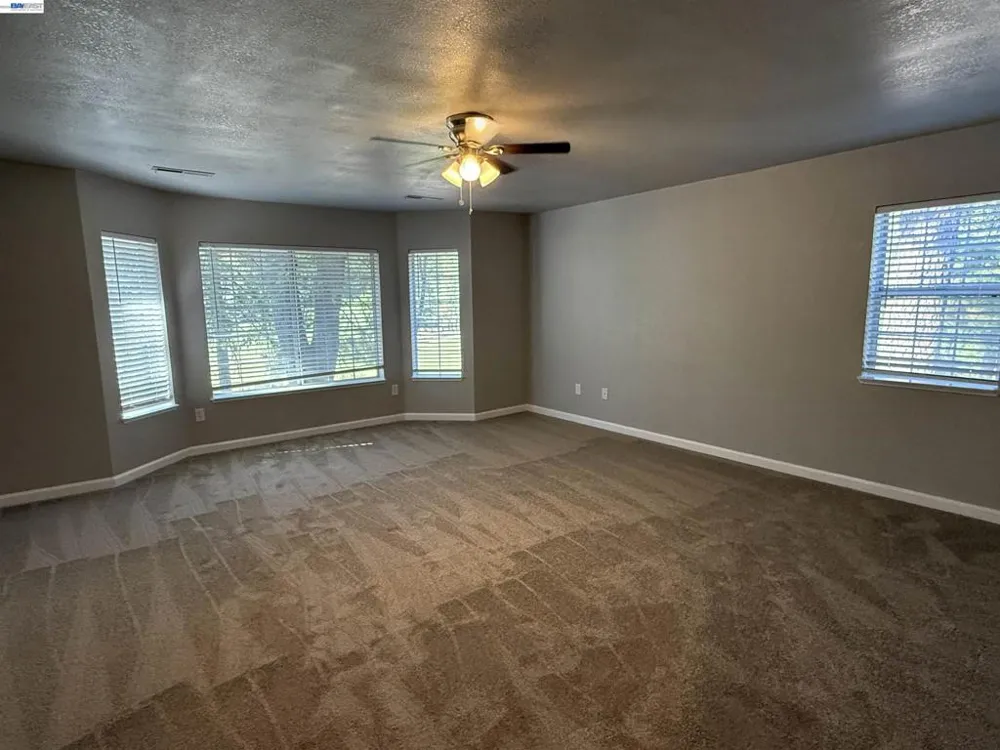 11933 Tammy Way Grass Valley, CA 95949
