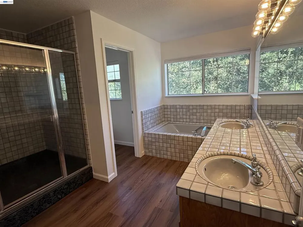 11933 Tammy Way Grass Valley, CA 95949