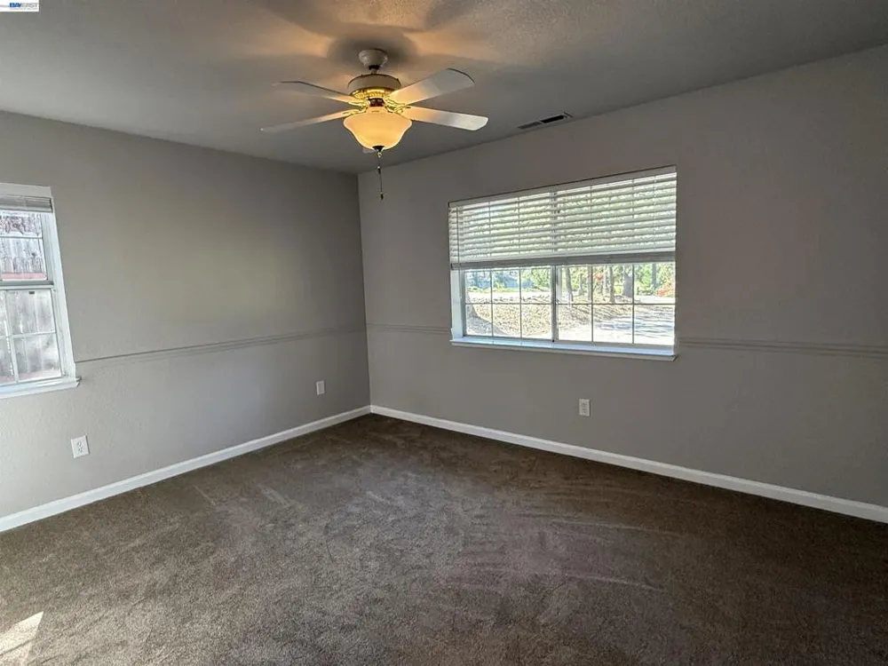11933 Tammy Way Grass Valley, CA 95949