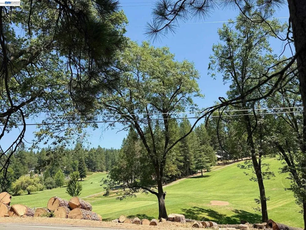 11933 Tammy Way Grass Valley, CA 95949