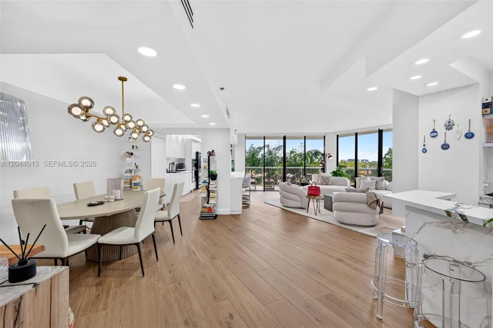 20281 E Country Club Dr #407 Aventura, FL 33180
