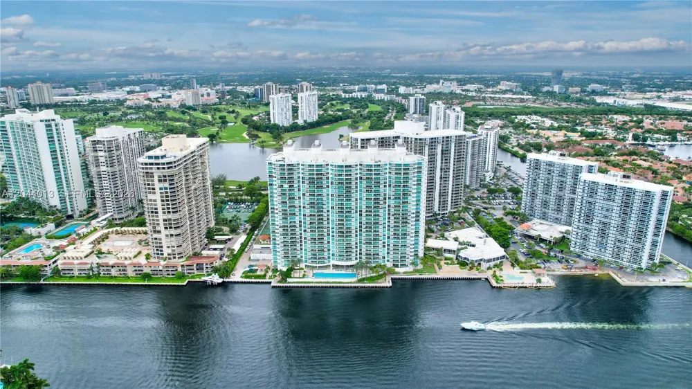 20281 E Country Club Dr #407 Aventura, FL 33180