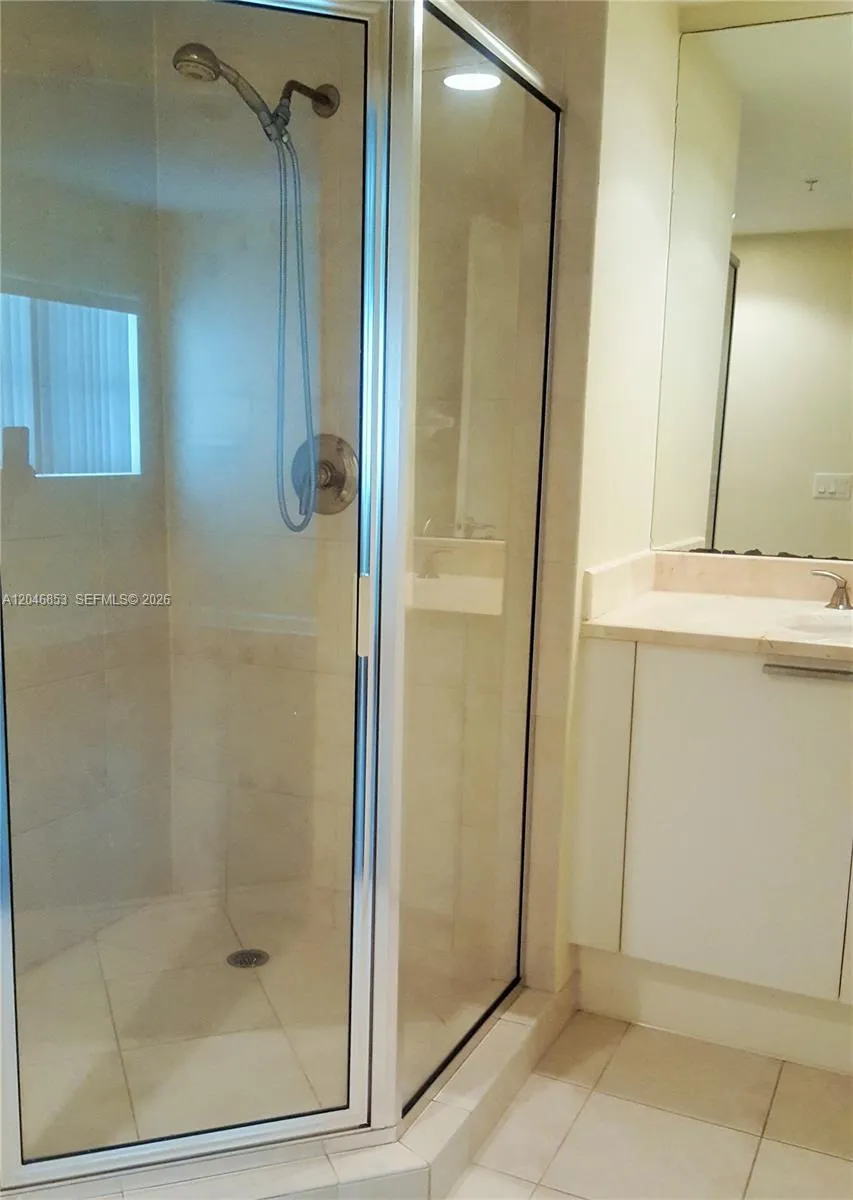 14951 Royal Oaks Ln #1105 North Miami, FL 33181