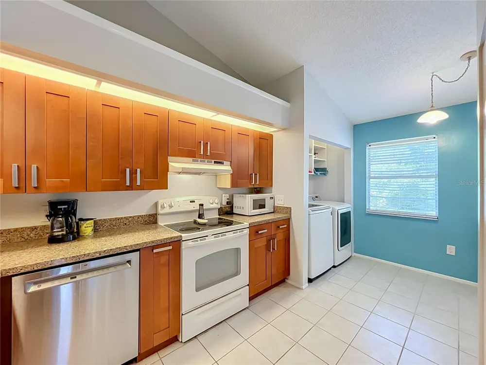645 LAUREL OAK LANE #201 Altamonte Springs, FL 32701