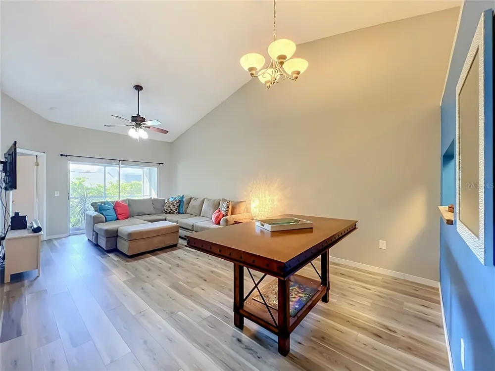 645 LAUREL OAK LANE #201 Altamonte Springs, FL 32701