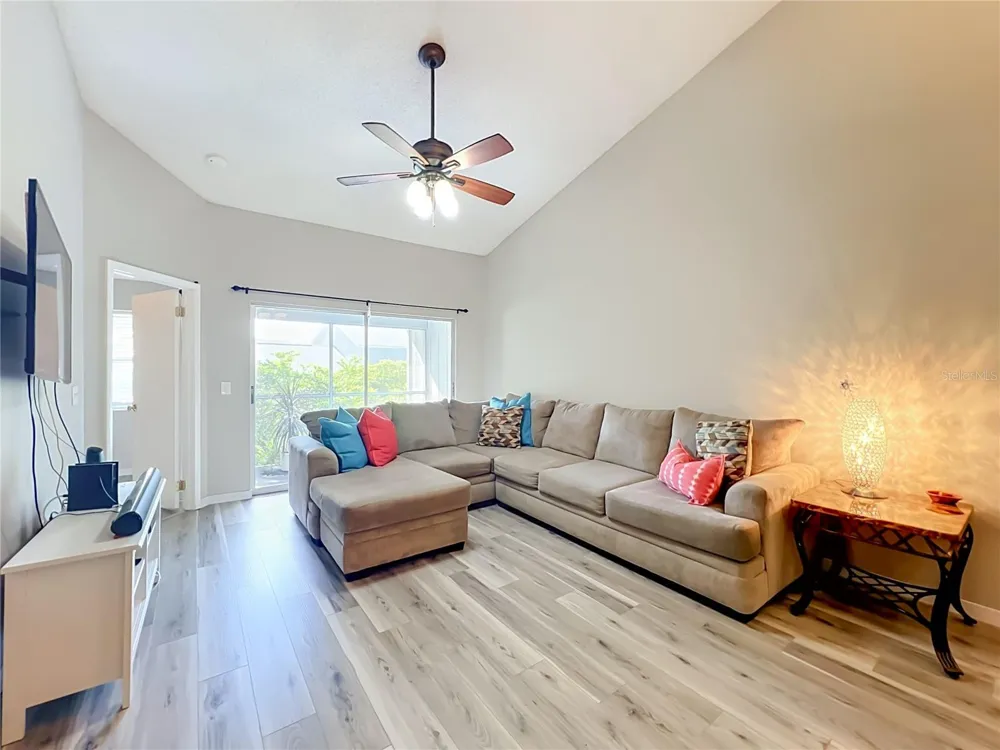 645 LAUREL OAK LANE #201 Altamonte Springs, FL 32701