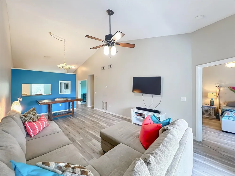 645 LAUREL OAK LANE #201 Altamonte Springs, FL 32701