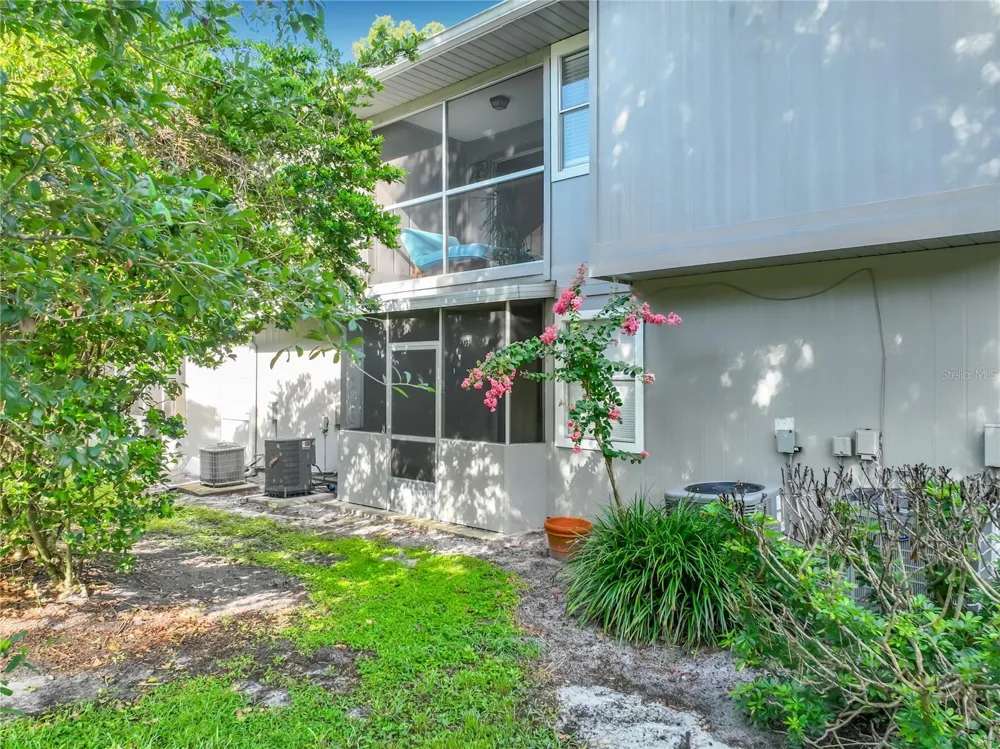 645 LAUREL OAK LANE #201 Altamonte Springs, FL 32701