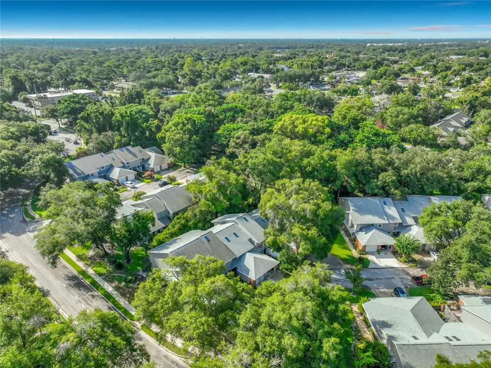 645 LAUREL OAK LANE #201 Altamonte Springs, FL 32701