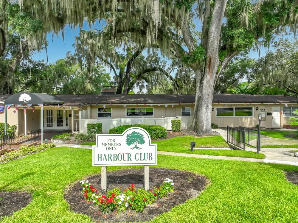 645 LAUREL OAK LANE #201 Altamonte Springs, FL 32701