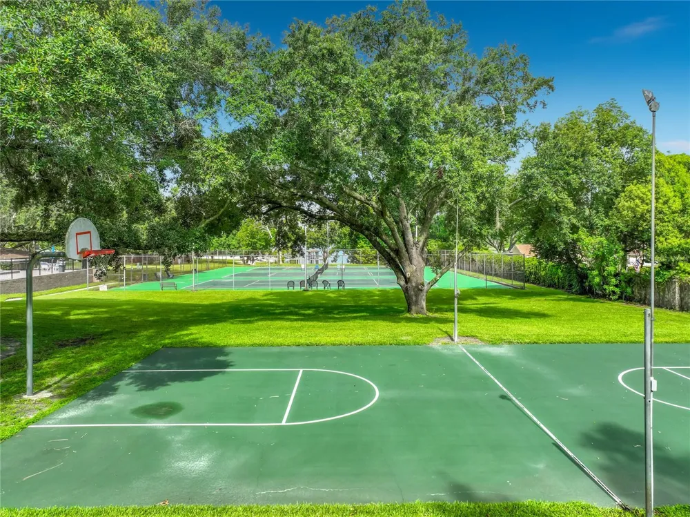 645 LAUREL OAK LANE #201 Altamonte Springs, FL 32701