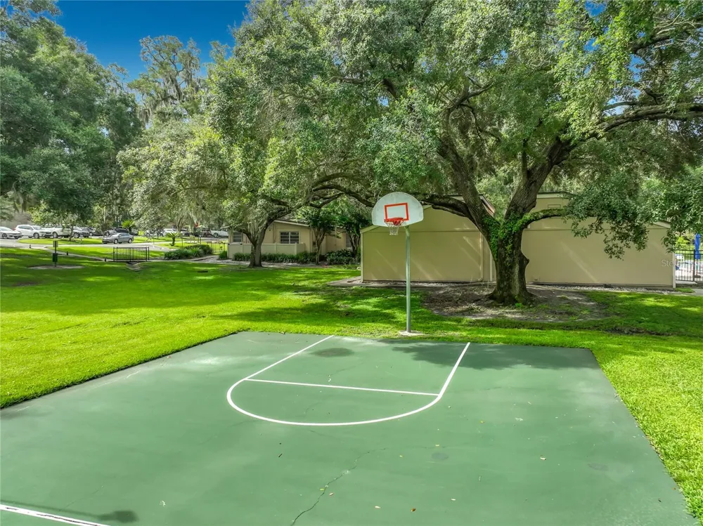 645 LAUREL OAK LANE #201 Altamonte Springs, FL 32701