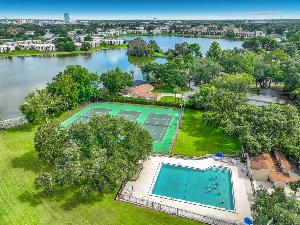 645 LAUREL OAK LANE #201 Altamonte Springs, FL 32701