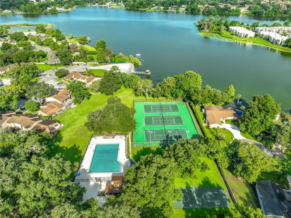 645 LAUREL OAK LANE #201 Altamonte Springs, FL 32701