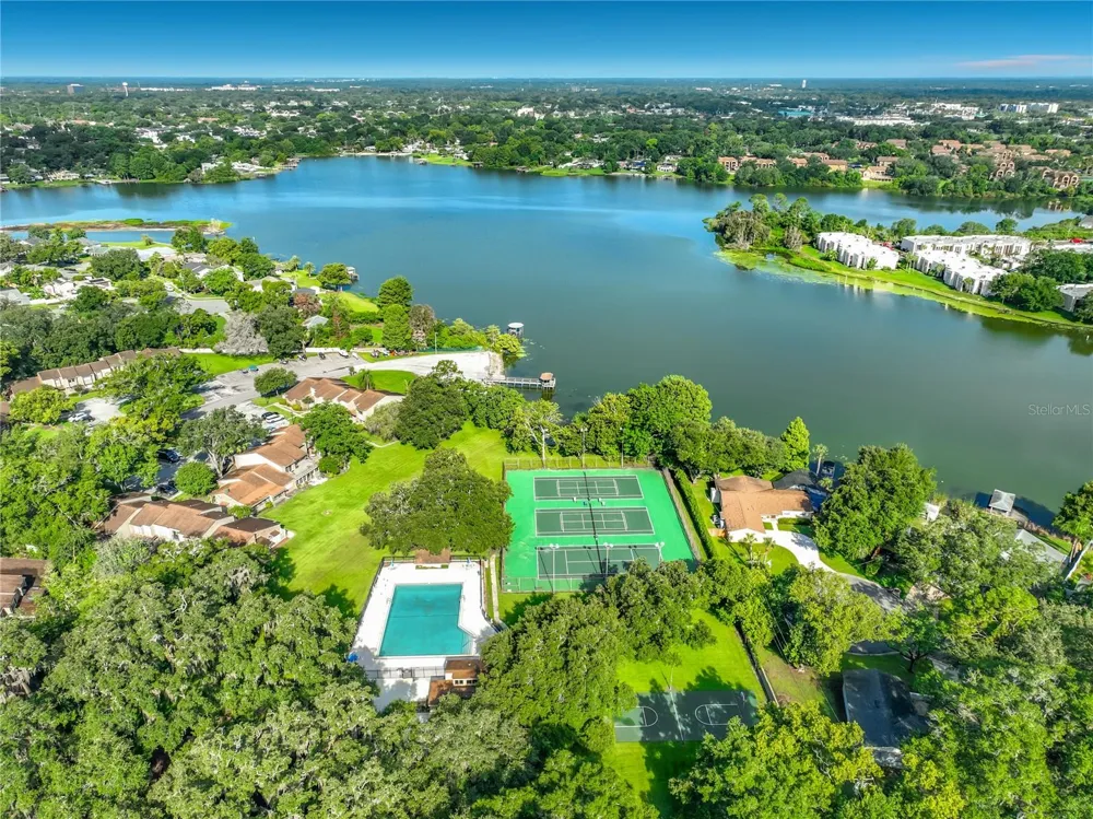 645 LAUREL OAK LANE #201 Altamonte Springs, FL 32701