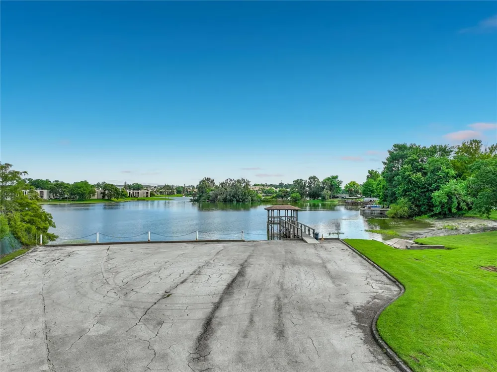 645 LAUREL OAK LANE #201 Altamonte Springs, FL 32701