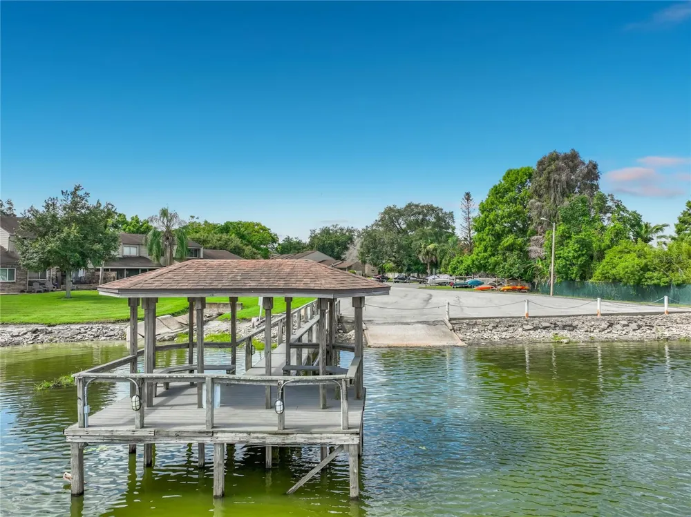 645 LAUREL OAK LANE #201 Altamonte Springs, FL 32701