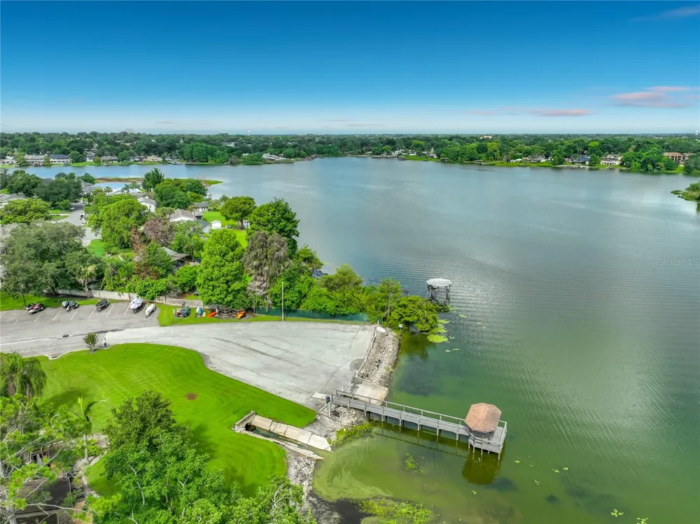 645 LAUREL OAK LANE #201 Altamonte Springs, FL 32701