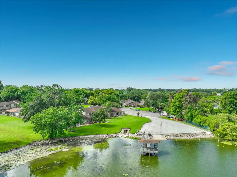 645 LAUREL OAK LANE #201 Altamonte Springs, FL 32701