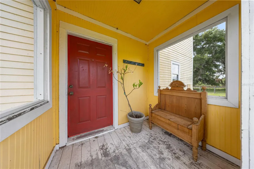 13939 US HIGHWAY 441 #(yellow house) Citra, FL 32113