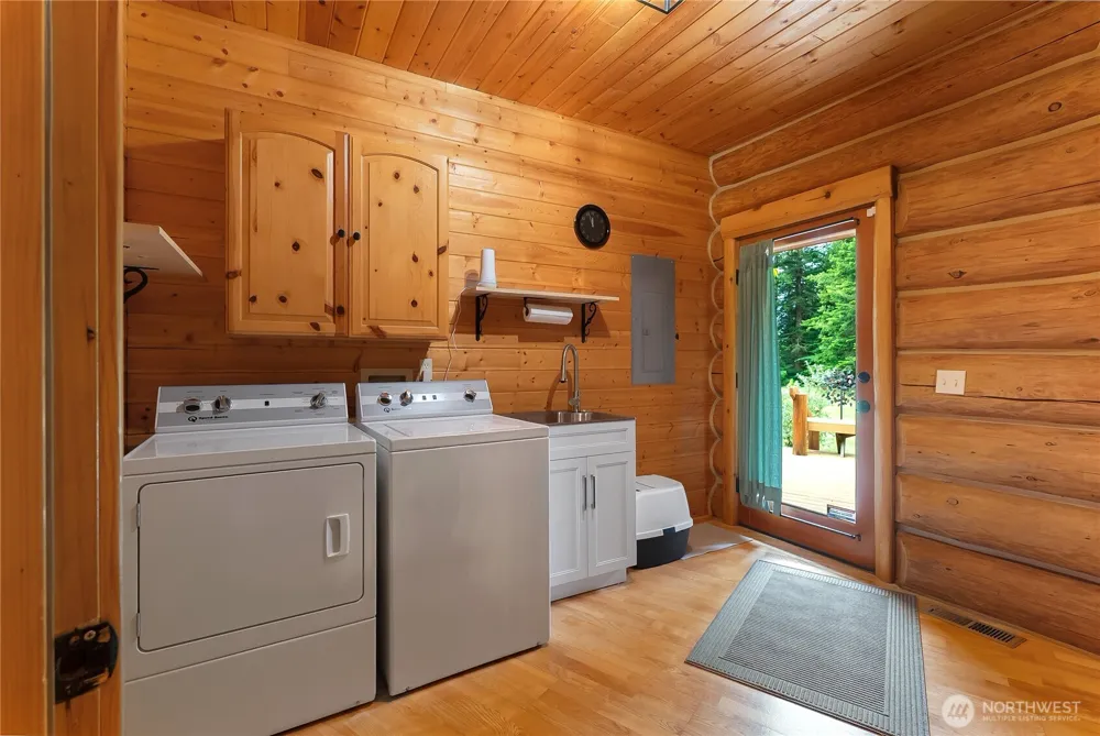 8443 Kickerville Road Blaine, WA 98230
