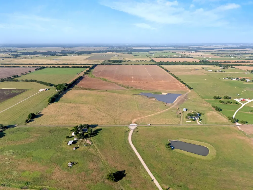 160 Covered Wagon Trail Crawford, TX 76638
