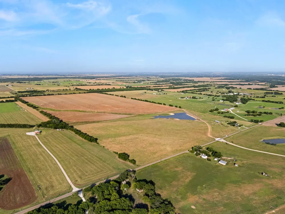 160 Covered Wagon Trail Crawford, TX 76638
