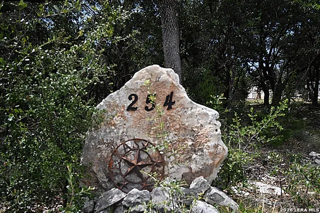 254 Flanders Fischer, TX 78623