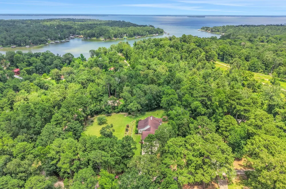 401 Hill Creek Drive Coldspring, TX 77331
