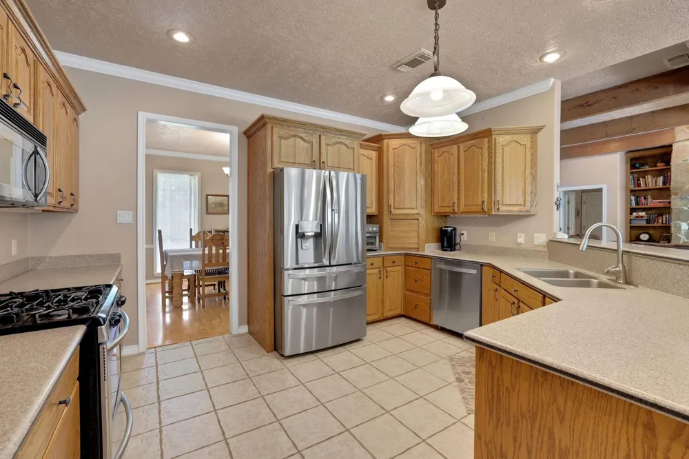 401 Hill Creek Drive Coldspring, TX 77331