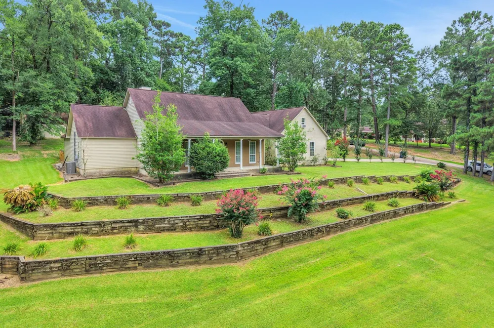 401 Hill Creek Drive Coldspring, TX 77331