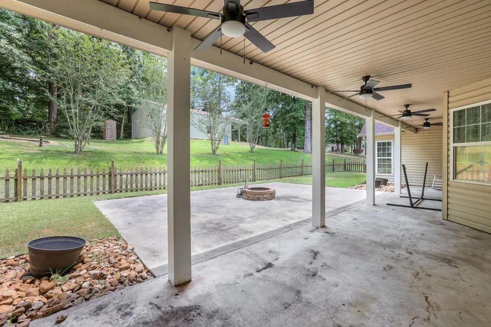 401 Hill Creek Drive Coldspring, TX 77331