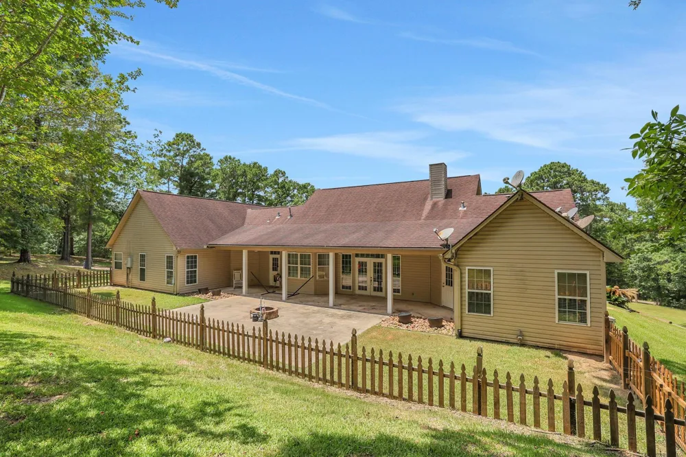 401 Hill Creek Drive Coldspring, TX 77331