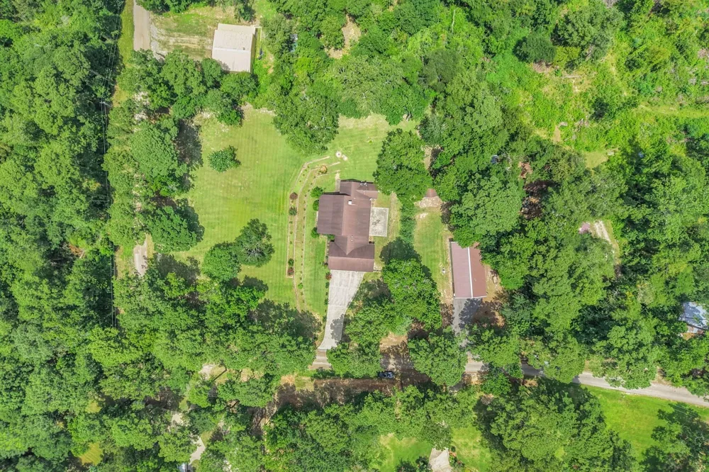401 Hill Creek Drive Coldspring, TX 77331