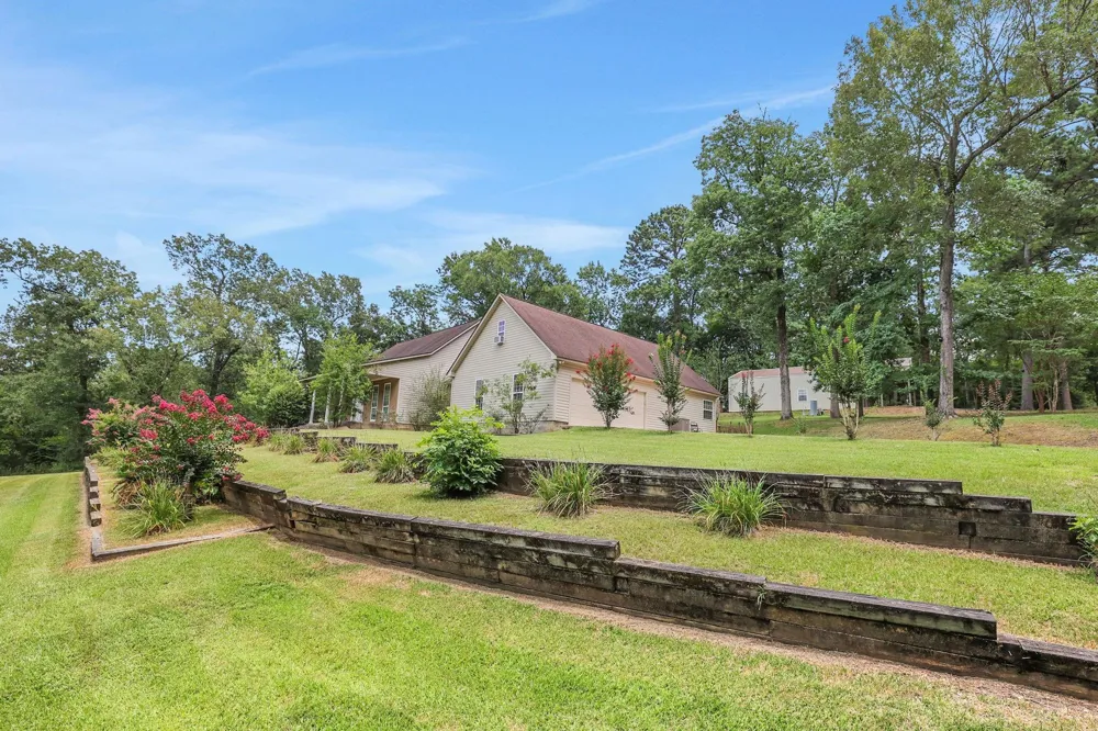401 Hill Creek Drive Coldspring, TX 77331