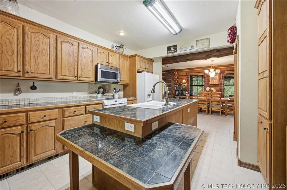 28400 W 51st Street Sand Springs, OK 74063