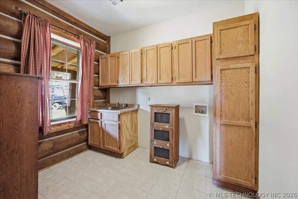 28400 W 51st Street Sand Springs, OK 74063