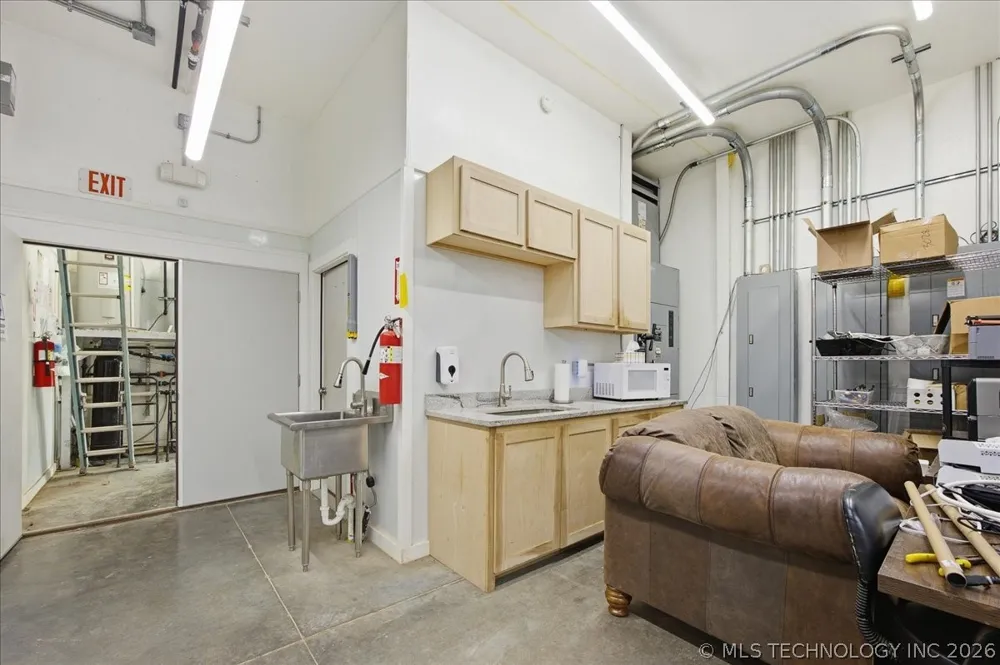 28400 W 51st Street Sand Springs, OK 74063