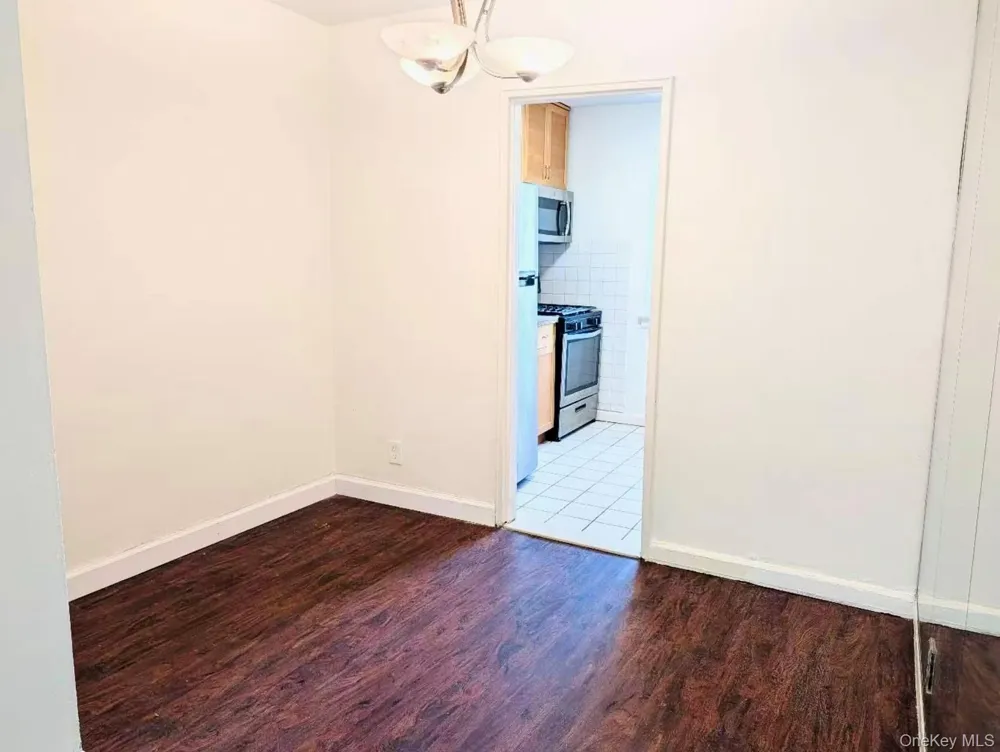 150-83 70th Road #3A Flushing, NY 11367