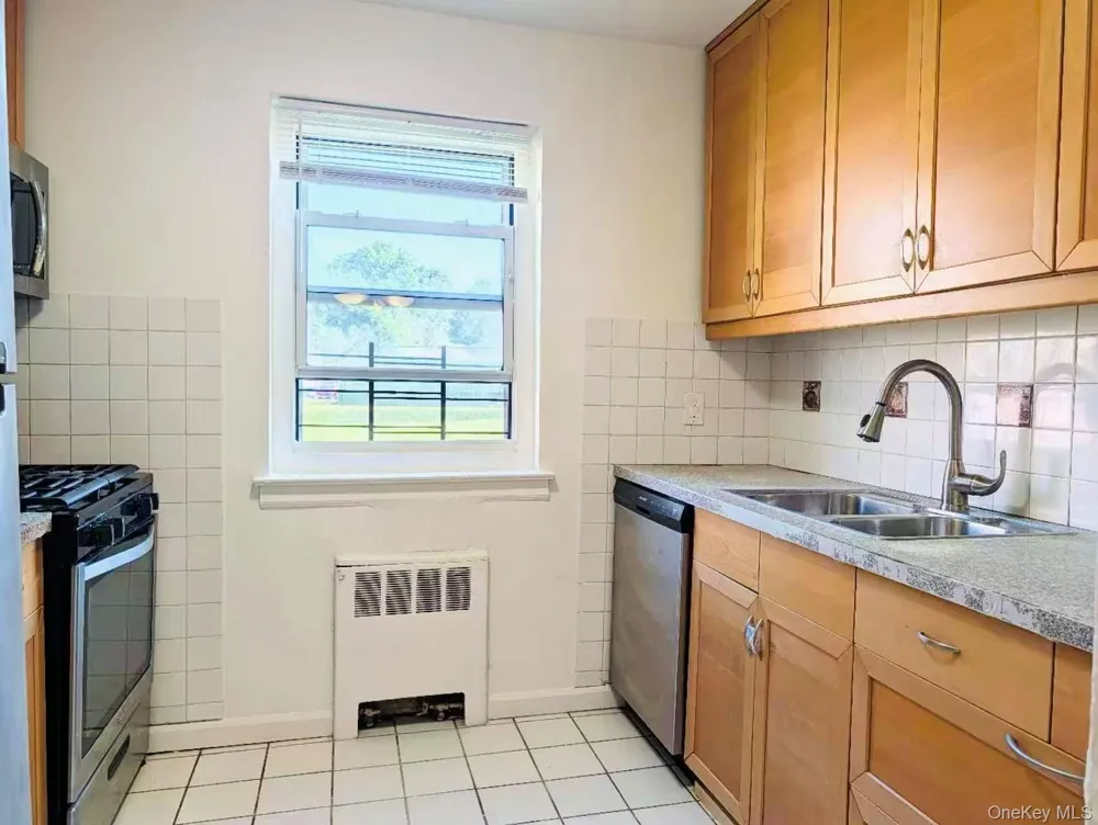 150-83 70th Road #3A Flushing, NY 11367