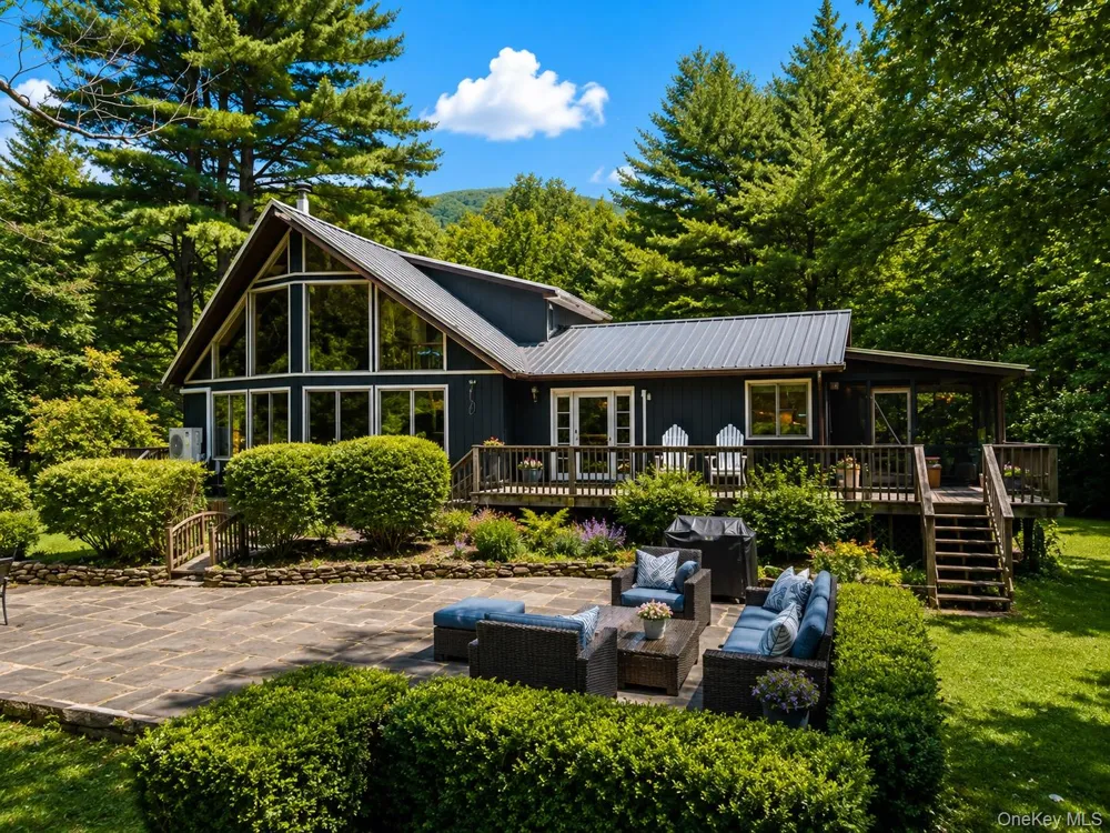 284 Mountain Pass East Branch, NY 13756