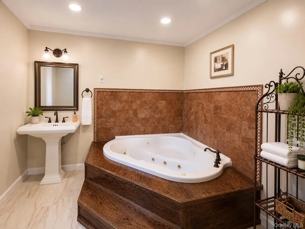 284 Mountain Pass East Branch, NY 13756