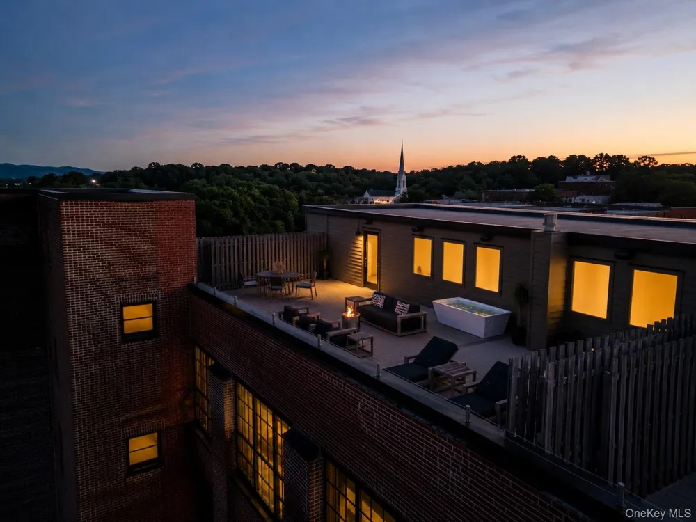 1 E Main Street #402 Beacon, NY 12508